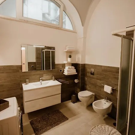 Pacuvius Bed & Breakfast *