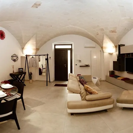 Pacuvius 4* Brindisi